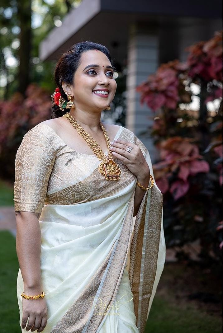 Off-White Banarasi Woven Soft Saree with Antique Zari Border & Pallu