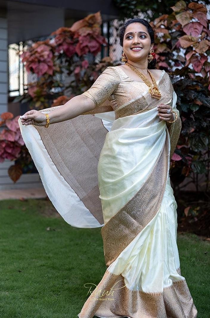 Off-White Banarasi Woven Soft Saree with Antique Zari Border & Pallu